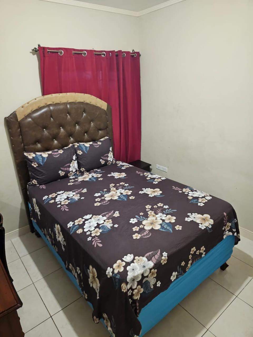#1 Jacaranda Vacation Home Spanish Town Exterior photo